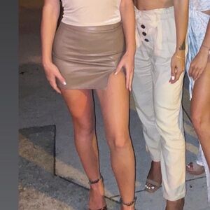 Pleather beige mini skirt xs